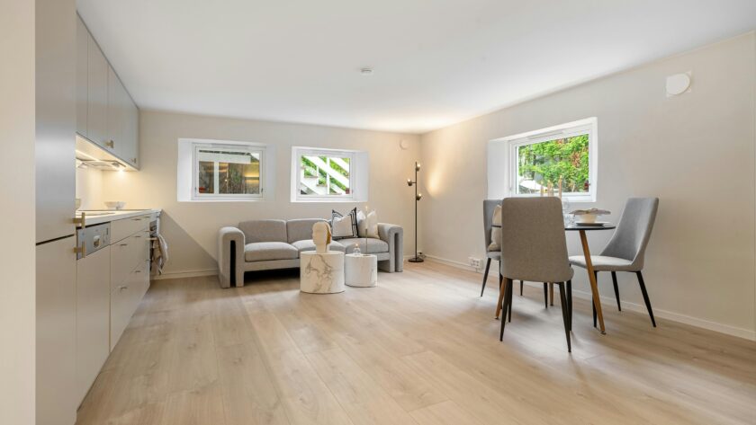 Spacer showroom z architektem: kiedy to się opłaca i jak to ugryźć